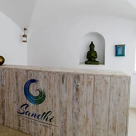 ホテル Sandhi House - Yoga & Wellness マフラ